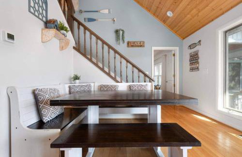 Relaxing Lakefront Retreat w/ Hot Tub & Dock - Foto 44