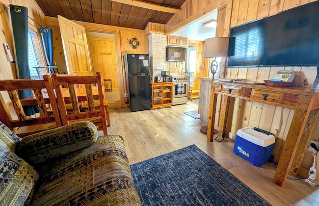 Yellowstone's Treasure Cabins - Photo 44