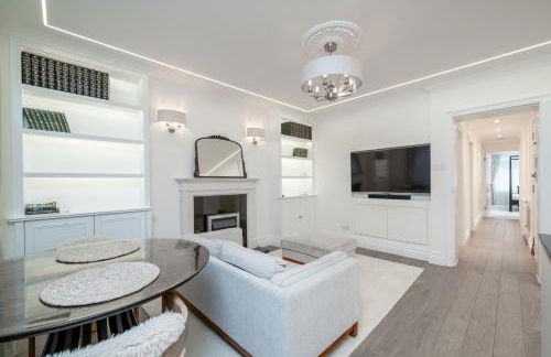 Stunning 2-bed, 2-bath Property In Central London - Photo 3