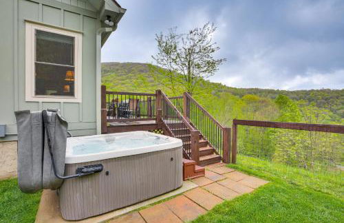 Pet-Friendly Boone Cabin with Mtn Views and Hot Tub! - Foto 1