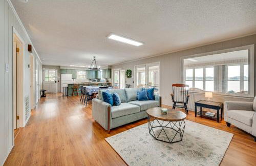 Lakefront Troutman House with Spectacular Sunsets! - Foto 9