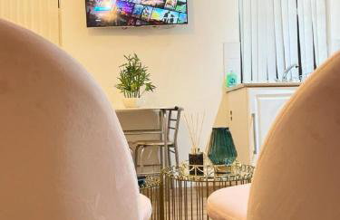 CityNights Studios with Free Parking - Foto 13