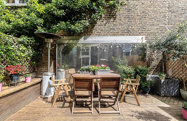 Bright Home Near Little Venice - Photo 30