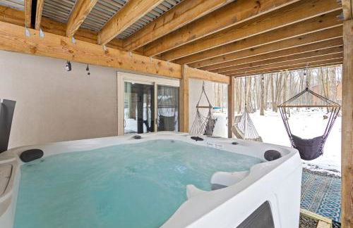 Vaulted Pines Lodge Hot Tub Game Room - Foto 32