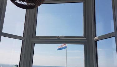 Lovely Seafront 2 bed flat in Aberystwyth - Photo 4