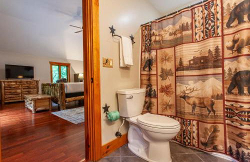 Chasing Sunsets: A Cozy 2-Bedroom Cabin in Smoky Mts with Stunning Mountain Views. - Foto 24