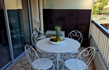 Elegant and comfortable 3 room, beach & transport within walking distance - Photo 22