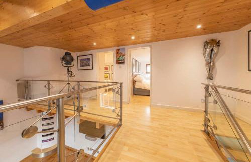 Stylist Split Level 2 Bed With Parking - Foto 22