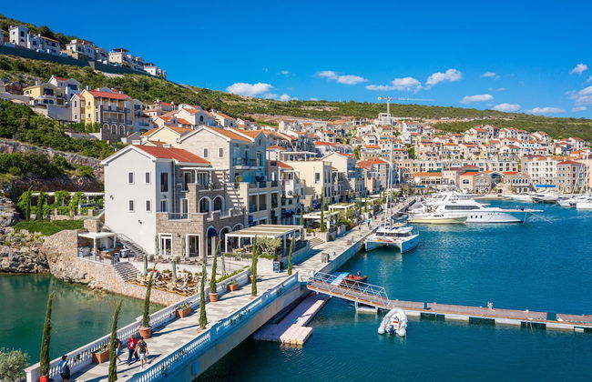 Lustica Bay Vacation Homes - Foto 1