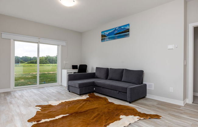 Luxury Bungalow mins Niagara falls & Brock uni - Photo 12