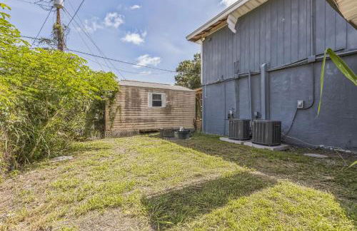 Amazing 'Hot Tub' Home Minutes To Hospitals & Beaches - Photo 2