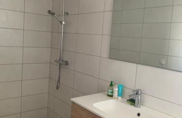 La campagne au bord de la mer - Foto 3