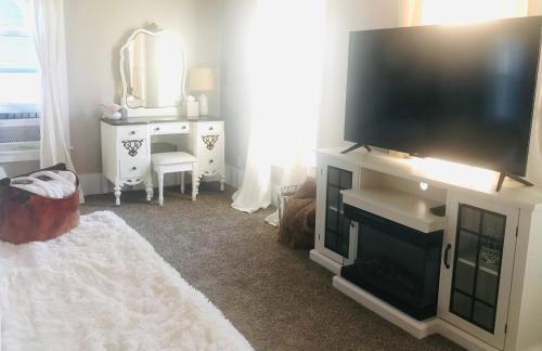 Luxurious 1875 centrally located Canton Akron home, expansive primary & sunset view - Foto 28