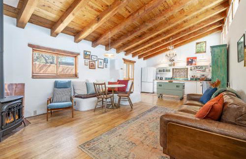 Unbeatable Location -Cozy and Adorable- Super Walkable - Foto 1
