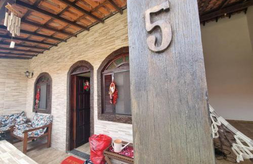 Casa com churrasqueira perto da lagoa - Foto 1