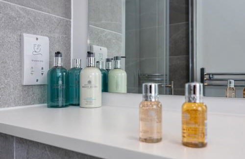 Villa Amalfi 2BR Urban Retreat - Foto 16