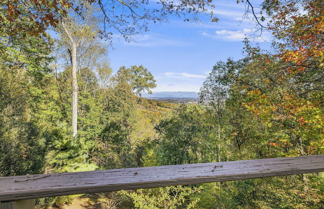 Cabin in the Sky by Avantstay Deck w/ Views - Foto 45