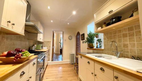 Penzance~Charming family home~3 bed ~2 bathrooms - Foto 1, Other