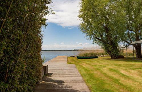 Ferienhaus Peeneblick - exklusives Traumhaus in Direktlage am Wasser mit Bootssteg und Aussensauna - Foto 39