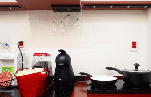 Lindo Flat temático - Asa Sul 913 apartamento - self checkin - garagem - Portaria 24h - Aeroporto - Rodoviária - Foto 5