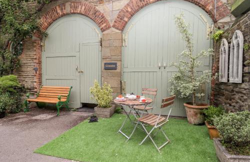 The Grooms - Photo 4