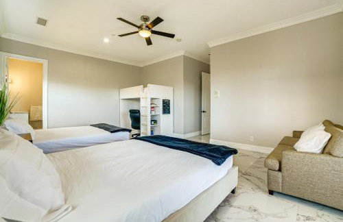 Expansive Riverside Mansion! Luxe, Family Friendly - Foto 31