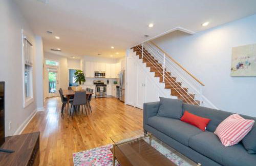 Modern 4BR Columbia Heights Gem Walk 2 Metro & Shops - Foto 1