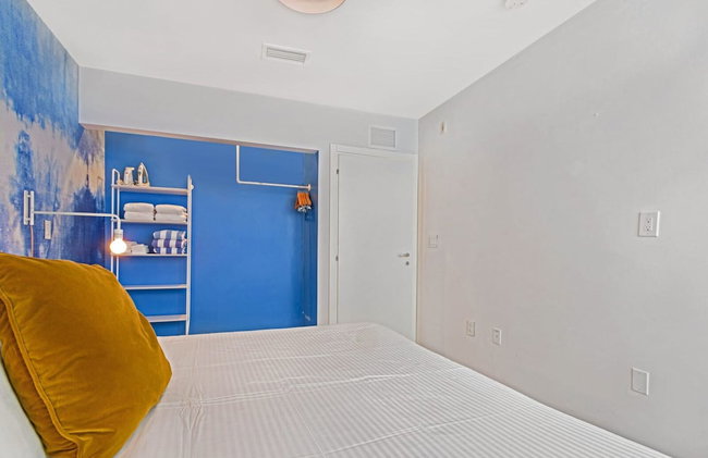 Roami at 250 Collins - Foto 21