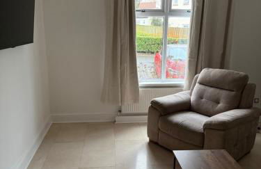 Home and Away Washington, close to Nissan, Penshaw Monument, and A1 A19 - Foto 8