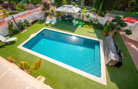 R153 - Espaciosa Villa con Piscina Privada en Coma - Foto 36