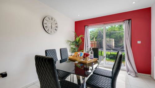 Elegant 5 Bed Home with Garden & Parking - Slough - Foto 3