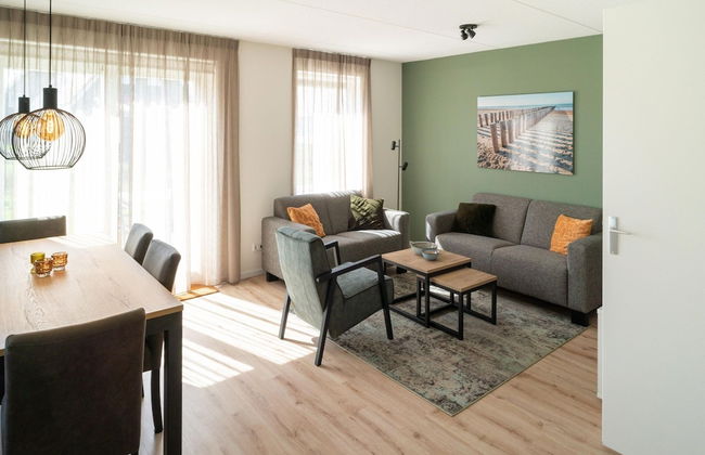 Your Coastal Retreat With Pool - Foto 24