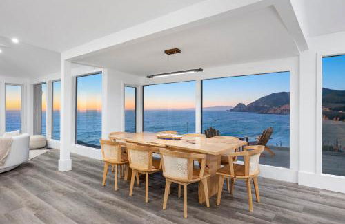 Distinguished Oceanfront Point Estate with Iconic Beach Mountain Vistas - Foto 12