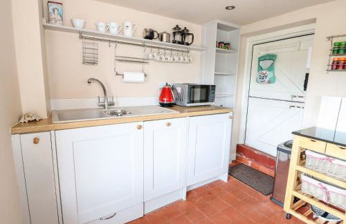 Beach Cottage - Photo 14