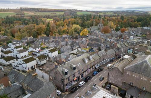 The Central 3BR First-Floor Apartment - Photo 20