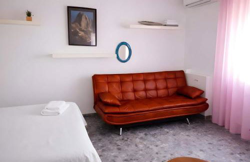 Chalet de Lujo con Piscina Privada cerca de Sevilla - Photo 6