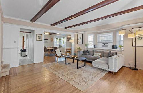 1 Block to Beach - 8BR 5BA Modern Historic Home - Foto 34