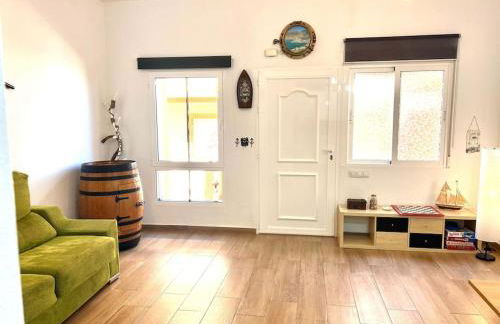 Monte y Mar ideal para buceo y senderismo - Foto 1