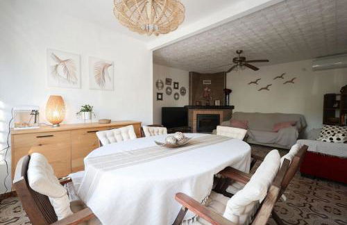 Cómodo chalet en la playa con gran patio exterior cerca del MET Y Campo de Golf - Photo 13