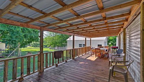 Waterloo Home with Fire Pit - half Mi to Boat Ramp! - Foto 2