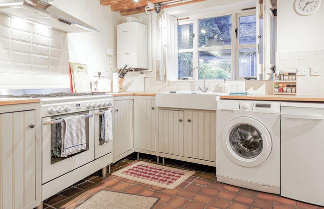 Honeypot Cottage-Lovely Bolthole in Stow - Photo 14