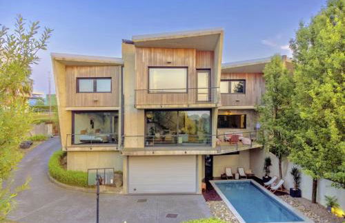 Villa moderna con terrazas jardin privado - Foto 1