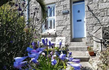 Corvus - Beautiful cottage half a mile from Mousehole - Photo 1