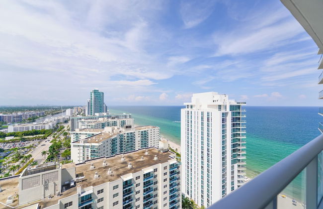 Fantastic 2BR Condo at Hollywood - Photo 23