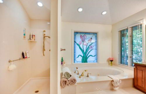 4 Mi to UGA Pet-Friendly Home in Athens - Photo 23