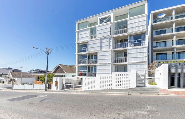 Seaside Studio Apartment, 9 Mins to Queens Beach! - Photo 20