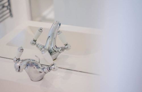 Lovely Cosy Studio with Garden and Parking - Photo 4