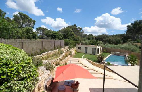 Slpendid villa with heated pool and Jacuzzi for 12 people in Saint-chamas - Foto 37