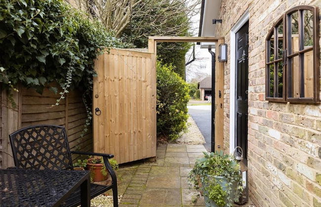 1 Bed Studio Sleeps 2 -patio -garden -dogs Ok - Foto 12