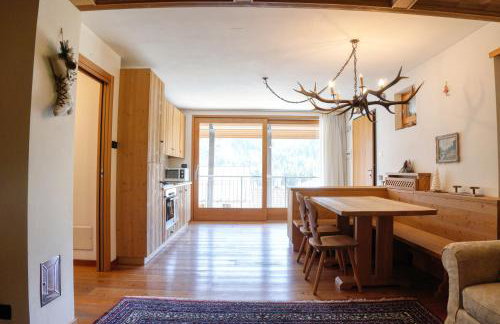 Dolomites Mountain Residence - Cozy Alpine Chalets with Private Parking - Foto 5